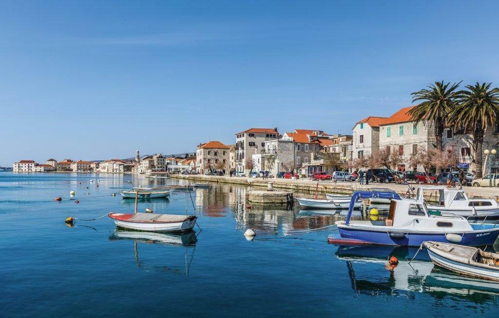 Studio Apartman Sutic Kaštel Novi Екстериор снимка